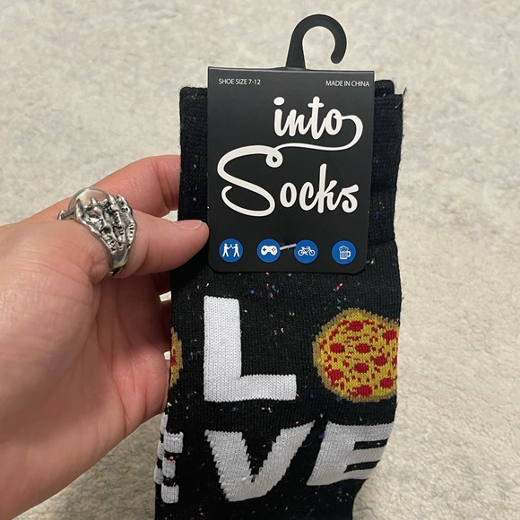 Brand New Unisex One Size Into Socks Spotted LVE Socks In Black With Pizza Print - Picture 3 of 7